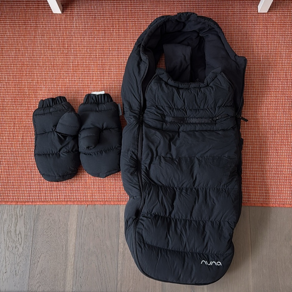 Nuna Black Stroller Footmuff and Mittens Set